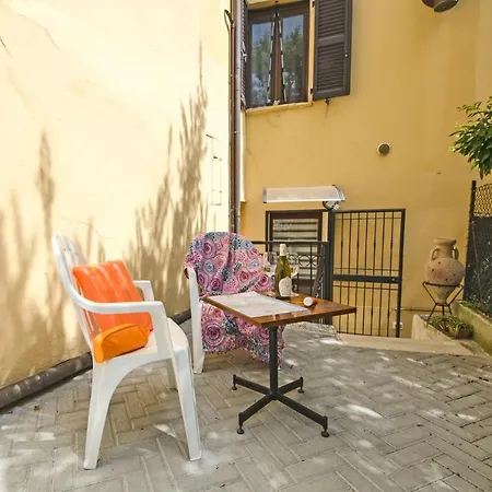 דירה Tiny Opera Loft *