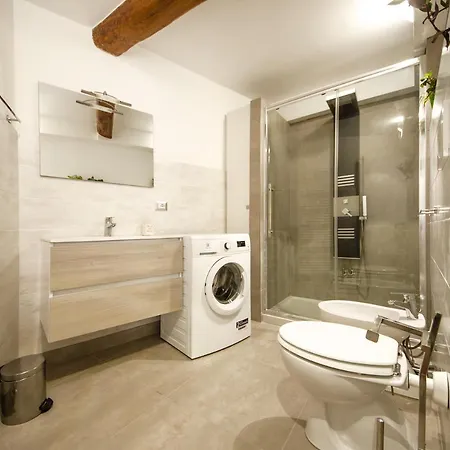 Tiny Opera Loft פסארו